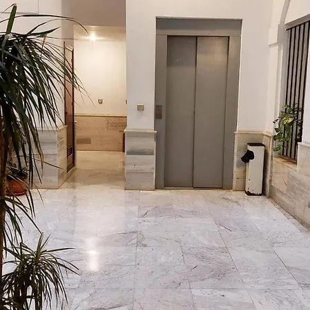 Hidden Gem Cristalera Benjumeda In Centro